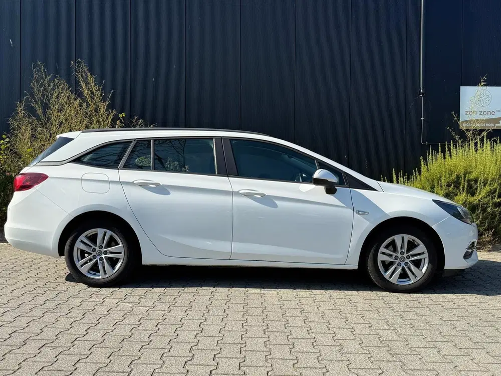 Opel Astra 1.2 Business Edition uit 2021, foto 5