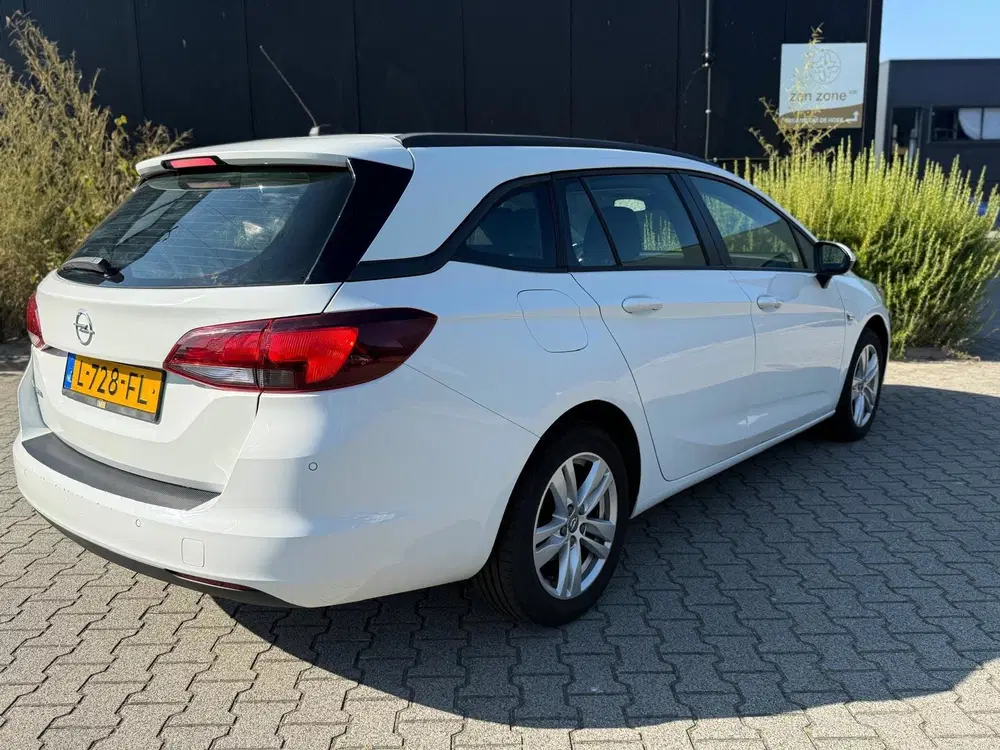Opel Astra 1.2 Business Edition uit 2021, foto 6