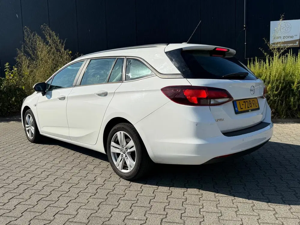 Opel Astra 1.2 Business Edition uit 2021, foto 7
