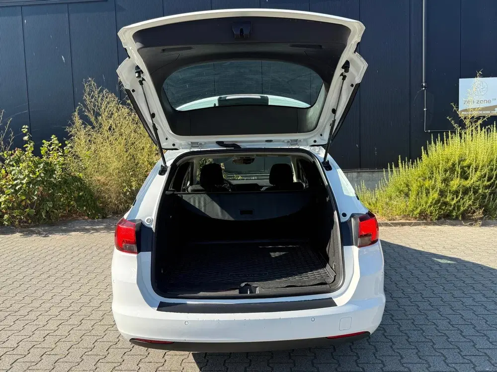 Opel Astra 1.2 Business Edition uit 2021, foto 9