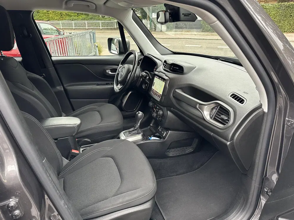 Jeep Renegade 1.3T 150PK Automaat Limited Navi uit 2019, foto 10