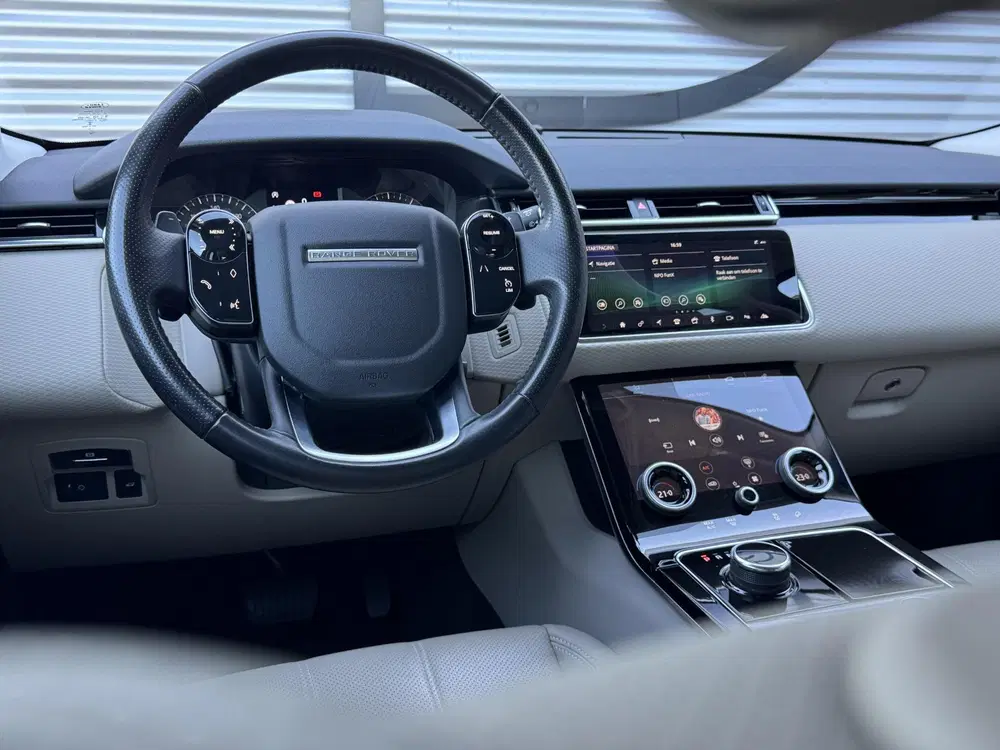 Land Rover Range Rover Velar 2.0 P250 Turbo AWD Carbon Editi uit 2019, foto 15