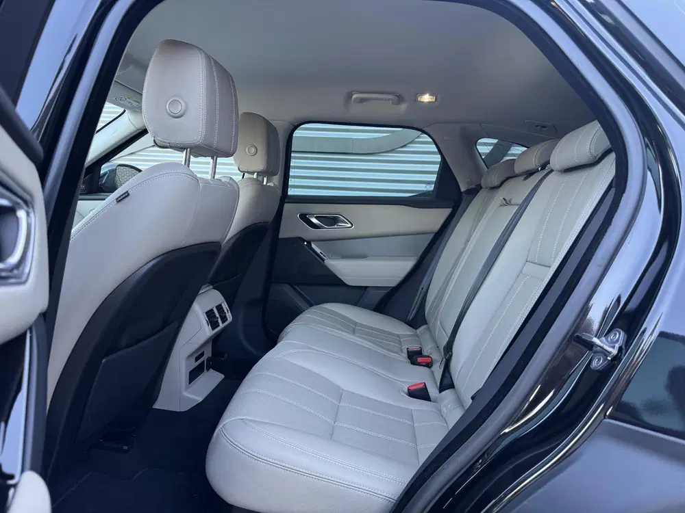 Land Rover Range Rover Velar 2.0 P250 Turbo AWD Carbon Editi uit 2019, foto 8