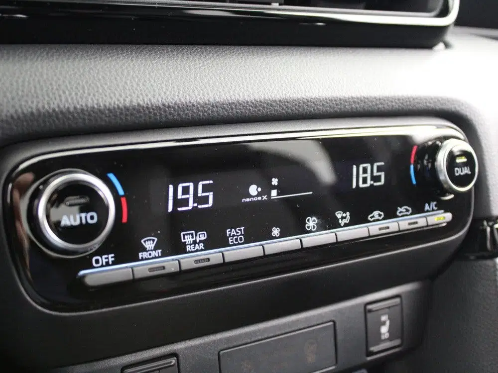 Toyota Yaris 1.5 Hybrid 130 Executive *DEMO* uit 2026, foto 6