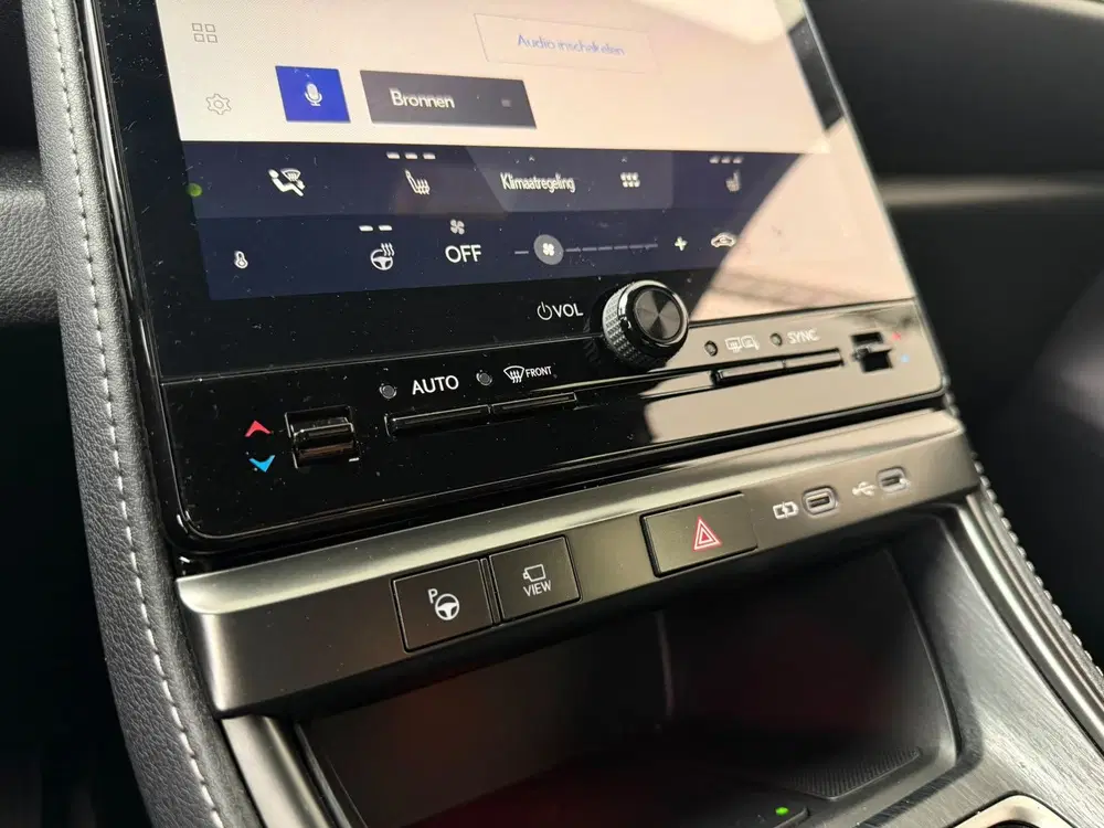 Lexus LBX 1.5 Relax 2WD uit 2025, foto 15