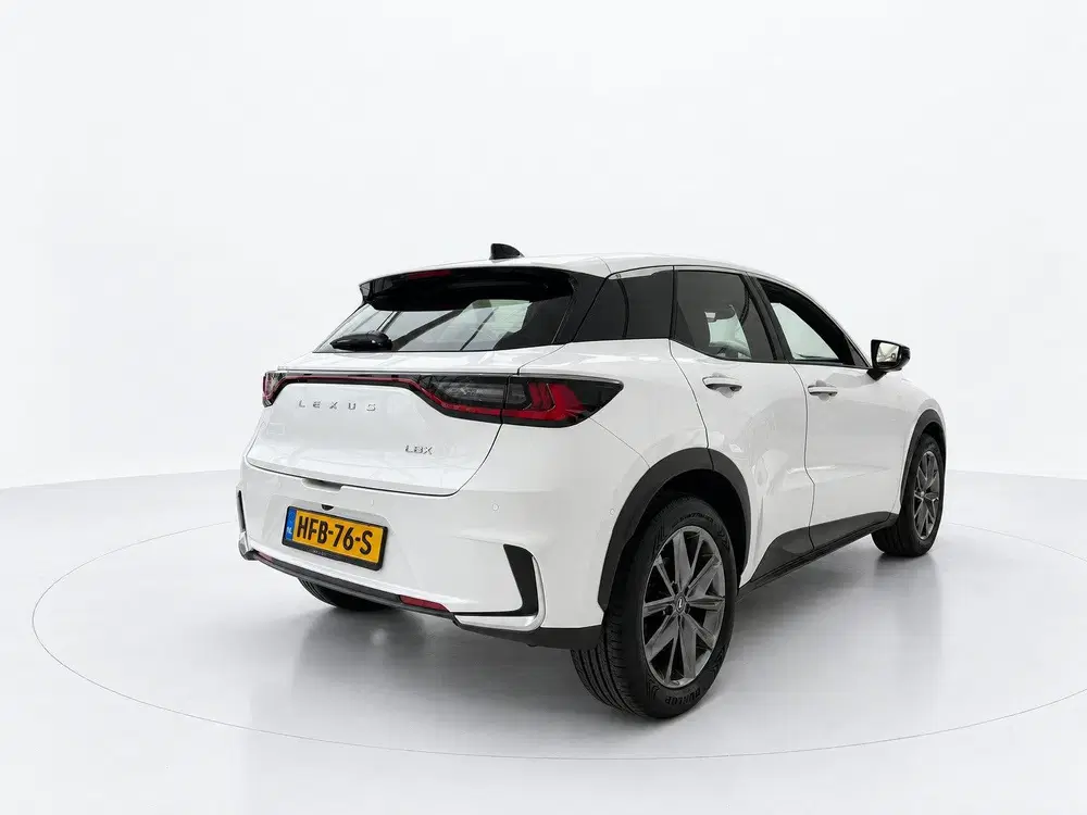 Lexus LBX 1.5 Relax 2WD uit 2025, foto 2