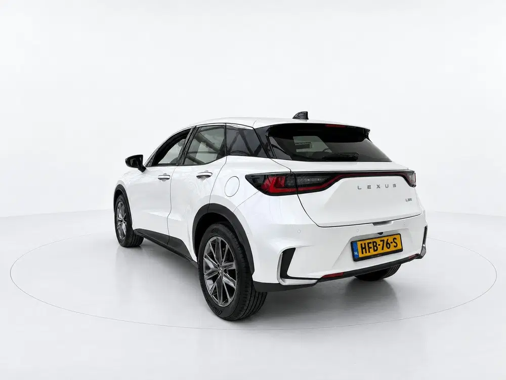 Lexus LBX 1.5 Relax 2WD uit 2025, foto 4