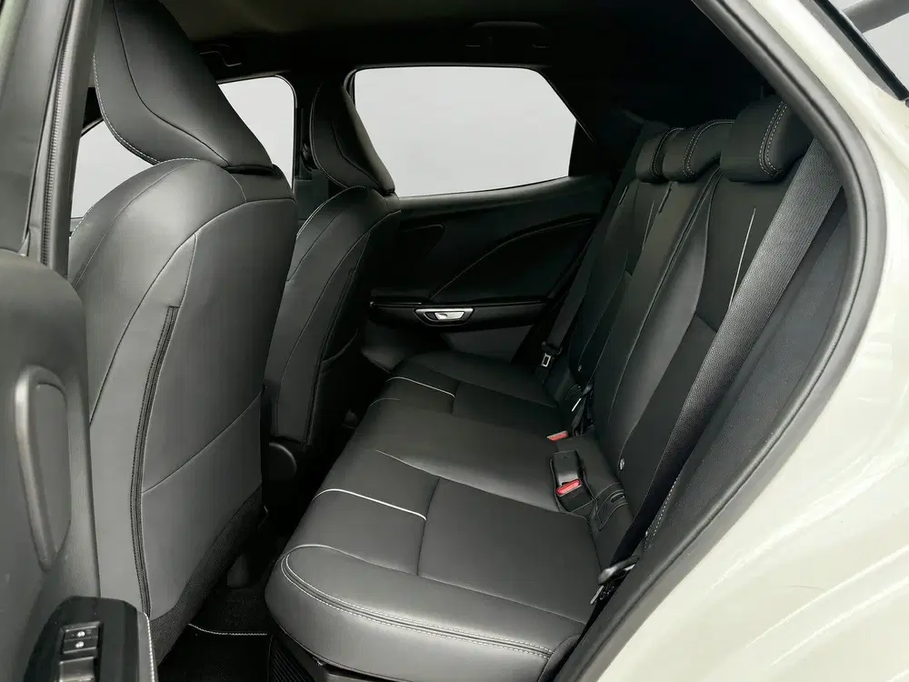Lexus LBX 1.5 Relax 2WD uit 2025, foto 7