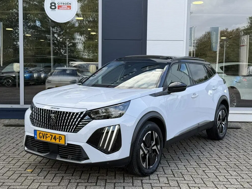 Peugeot 2008 1.2 Hybrid 136 GT Camera uit 2025