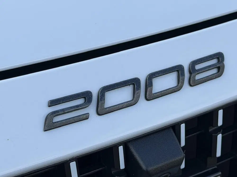 Peugeot 2008 1.2 Hybrid 136 GT Camera uit 2025, foto 12