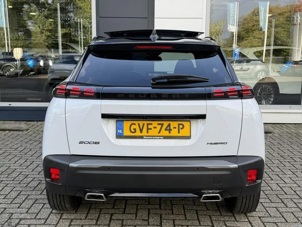 Peugeot 2008 1.2 Hybrid 136 GT Camera uit 2025, foto 5