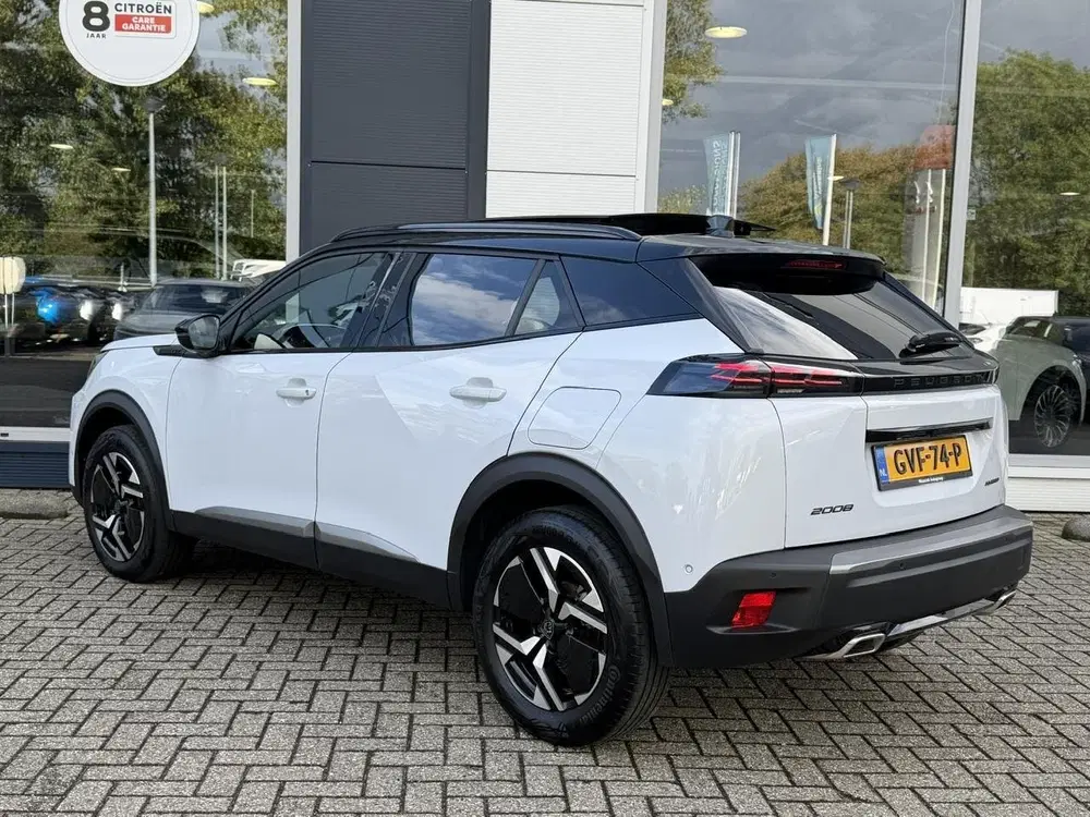 Peugeot 2008 1.2 Hybrid 136 GT Camera uit 2025, foto 6