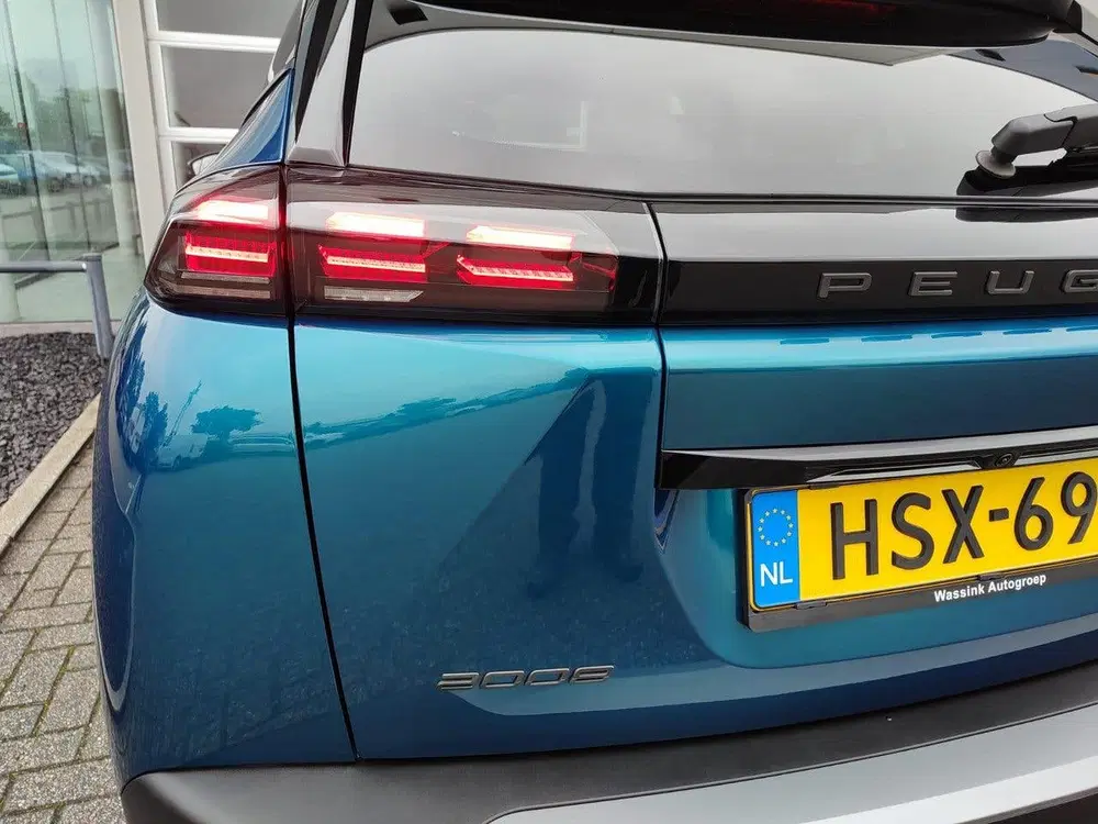 Peugeot 2008 1.2 Hybrid 145 Allure automaat uit 2025, foto 15