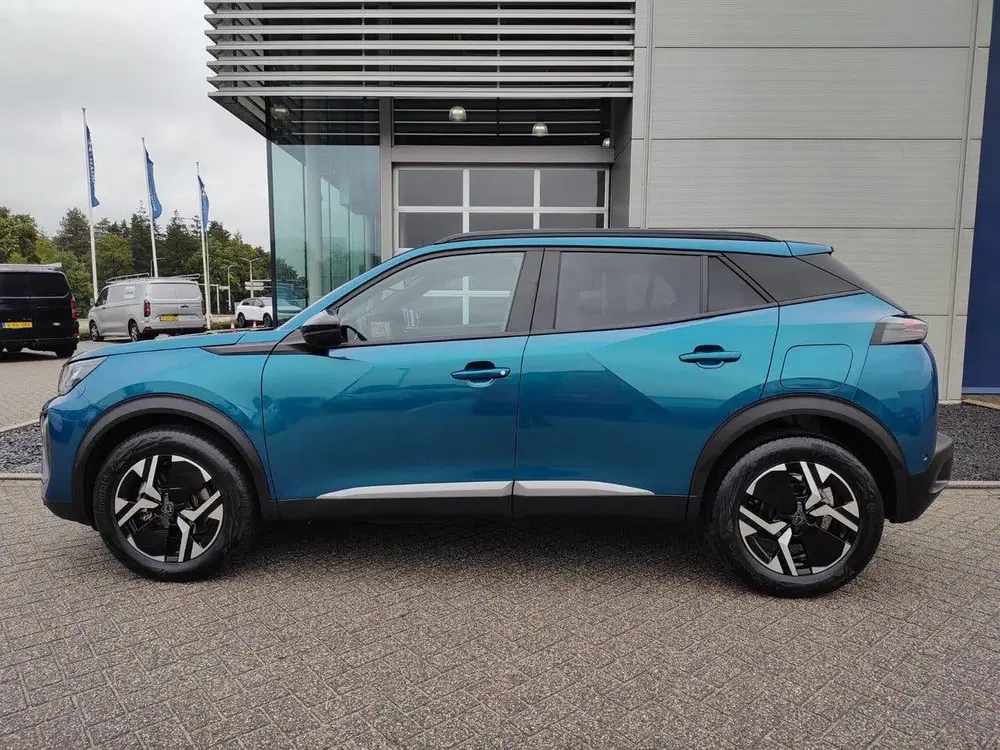 Peugeot 2008 1.2 Hybrid 145 Allure automaat uit 2025, foto 2