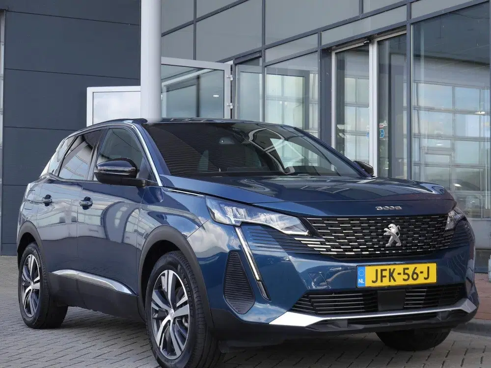 Peugeot 3008 1.2T 130pk Allure Pack Business uit 2024