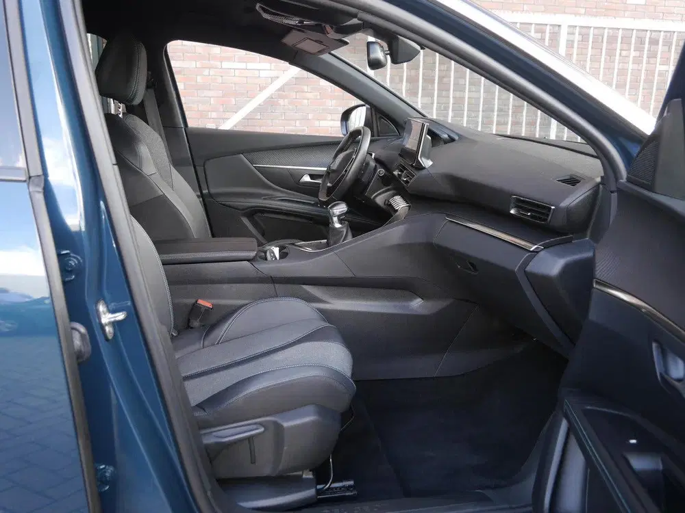 Peugeot 3008 1.2T 130pk Allure Pack Business uit 2024, foto 11