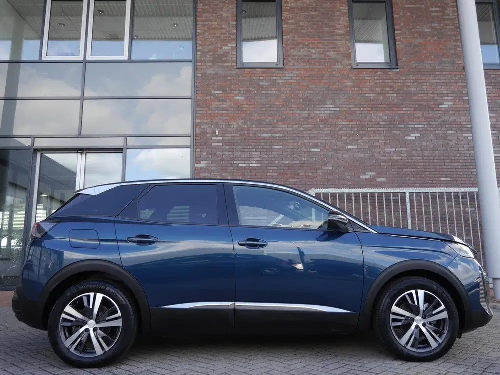 Peugeot 3008 1.2T 130pk Allure Pack Business uit 2024, foto 3