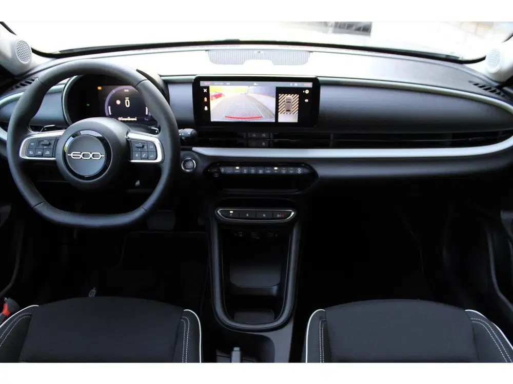 Fiat 600 Urban Hybrid Turbo Charged 100pk Automaat uit 2025, foto 13