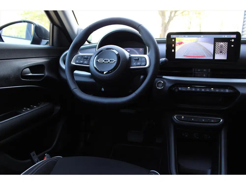 Fiat 600 Urban Hybrid Turbo Charged 100pk Automaat uit 2025, foto 14