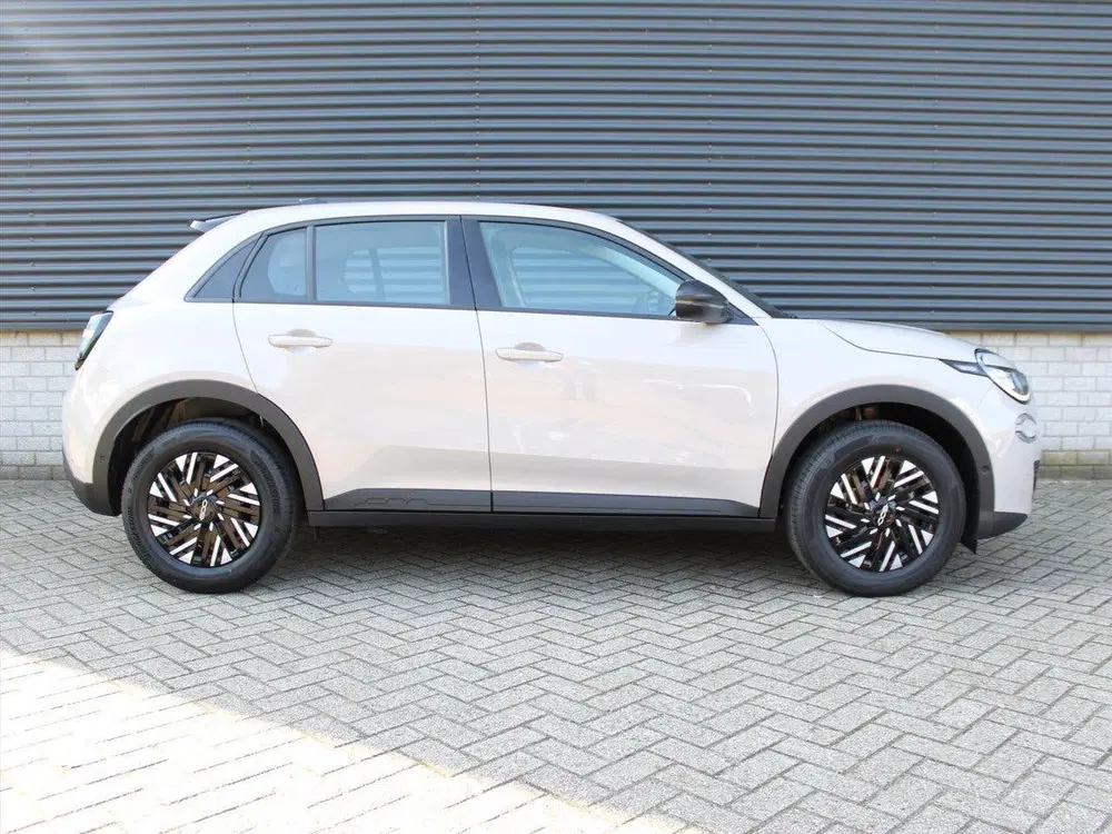 Fiat 600 Urban Hybrid Turbo Charged 100pk Automaat uit 2025, foto 5