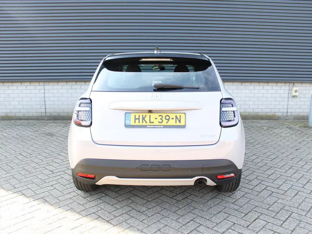 Fiat 600 Urban Hybrid Turbo Charged 100pk Automaat uit 2025, foto 6