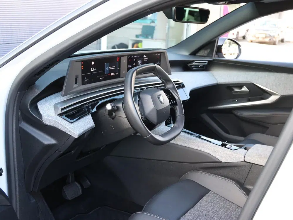 Peugeot 5008 1.2 Hybrid 145pk Allure Trekhaak uit 2025, foto 10