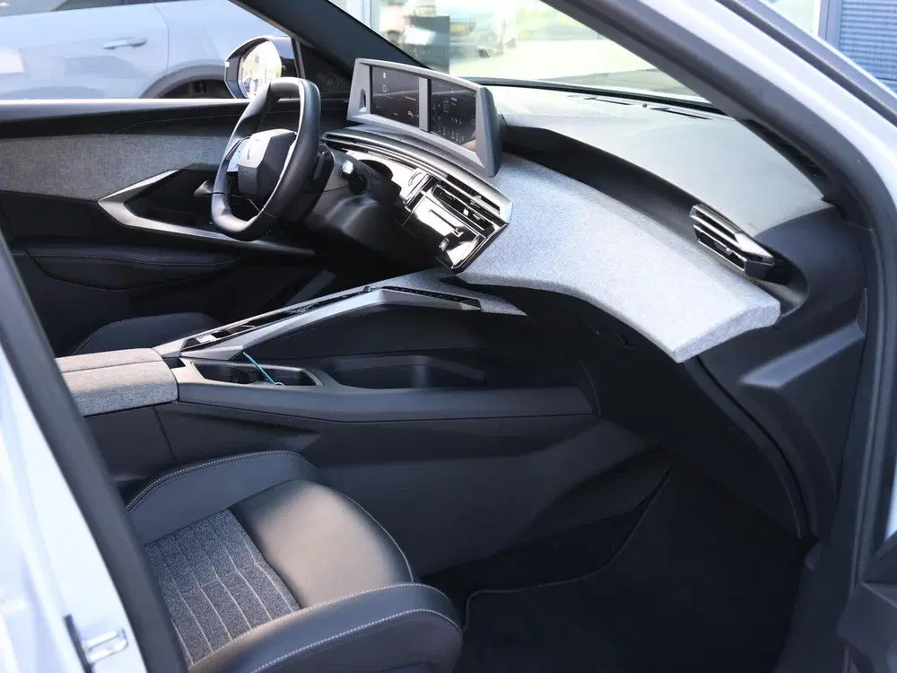 Peugeot 5008 1.2 Hybrid 145pk Allure Trekhaak uit 2025, foto 8