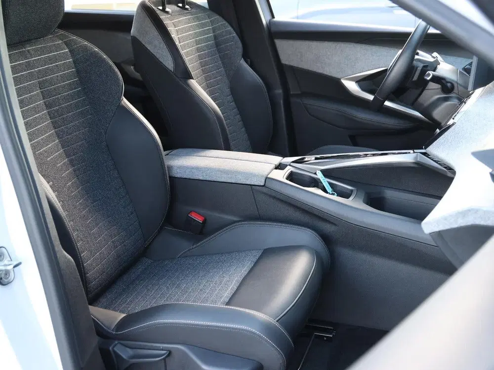 Peugeot 5008 1.2 Hybrid 145pk Allure Trekhaak uit 2025, foto 9