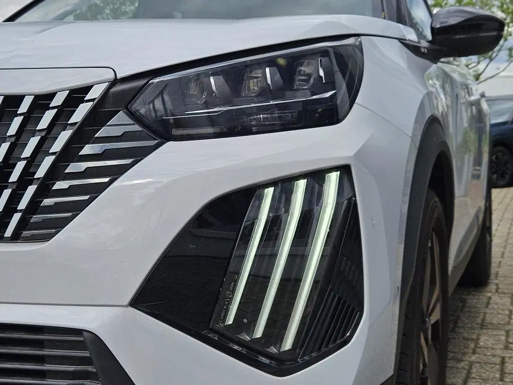 Peugeot 2008 1.2 GT 130 PK AUTOMAAT uit 2024, foto 11