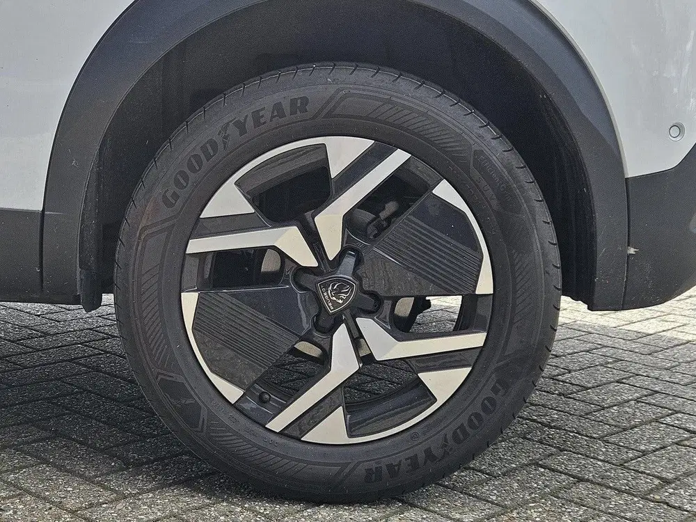 Peugeot 2008 1.2 GT 130 PK AUTOMAAT uit 2024, foto 12
