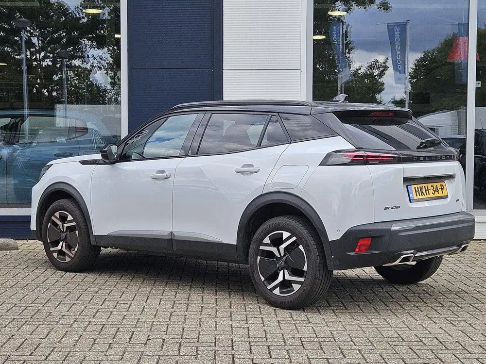 Peugeot 2008 1.2 GT 130 PK AUTOMAAT uit 2024, foto 7