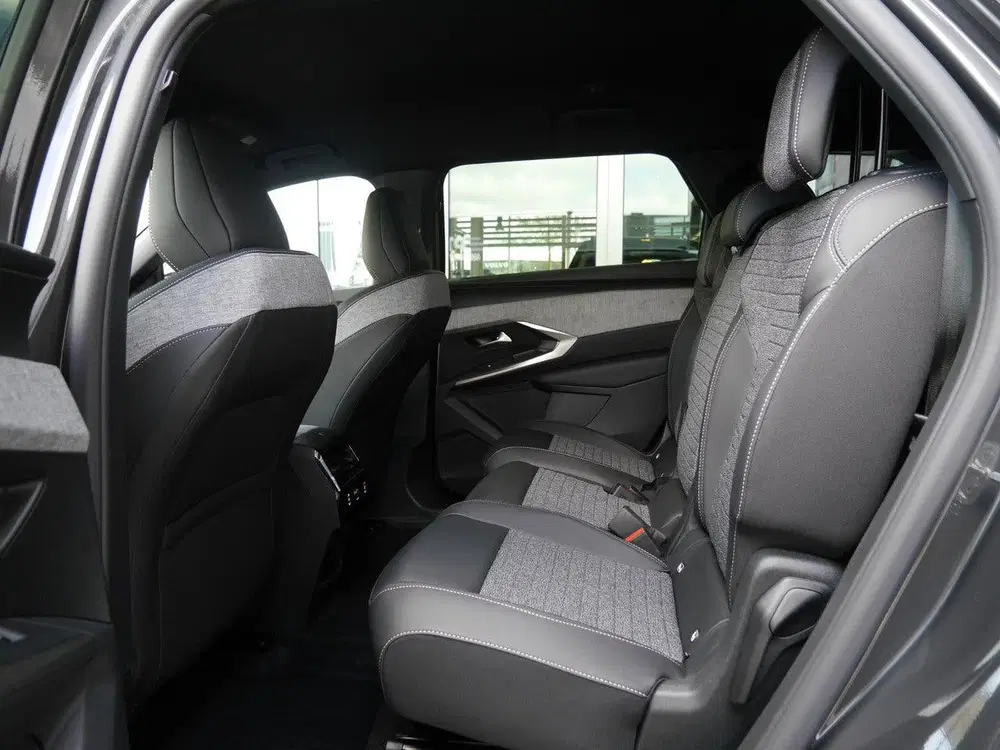 Peugeot 5008 1.2 Hybrid 136 Allure 7p uit 2025, foto 11