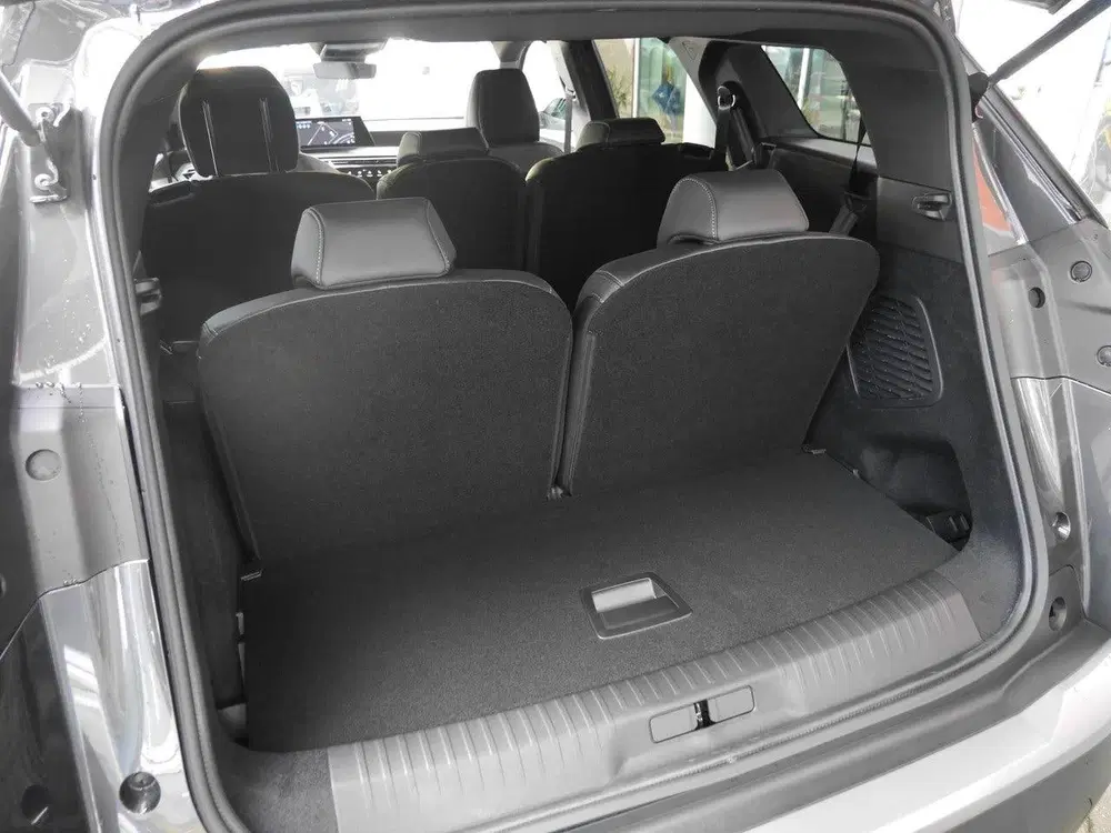 Peugeot 5008 1.2 Hybrid 136 Allure 7p uit 2025, foto 14
