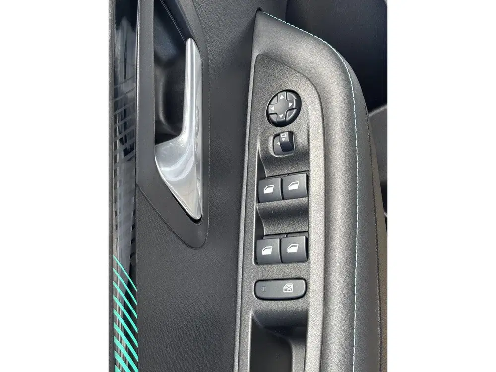 Peugeot 208 1.2 PureTech Allure 100 PK uit 2020, foto 11