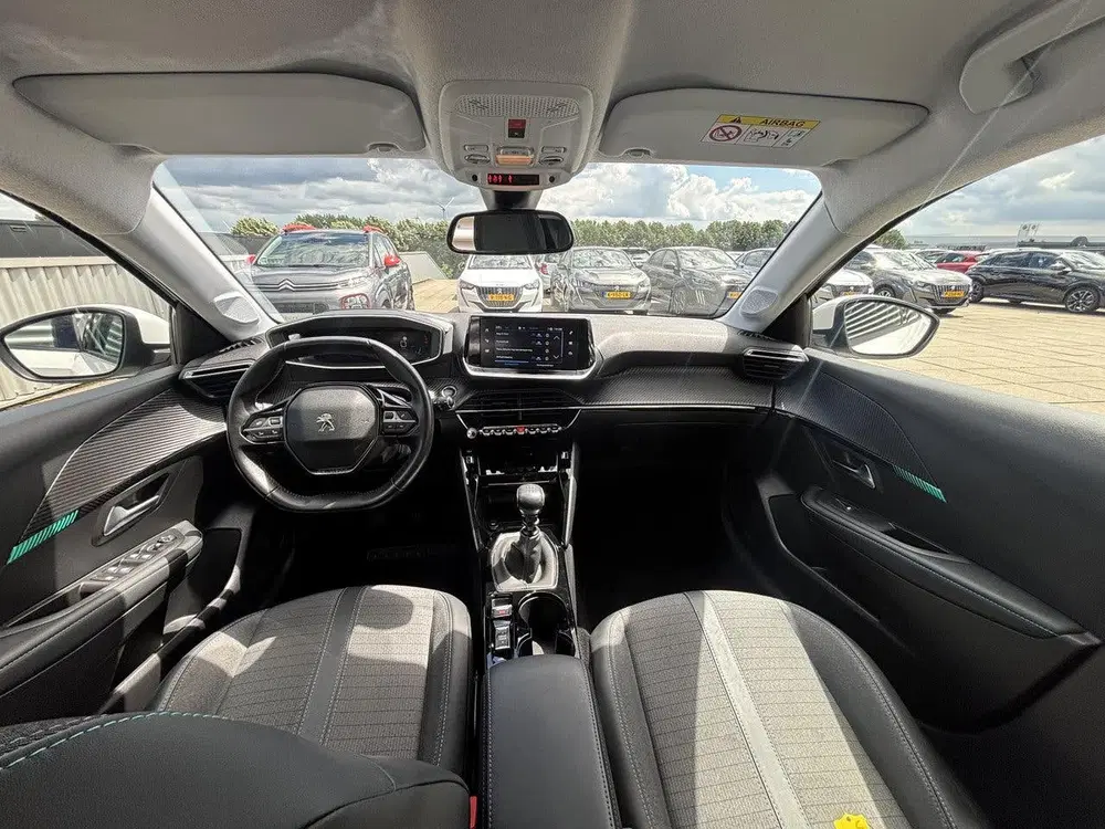 Peugeot 208 1.2 PureTech Allure 100 PK uit 2020, foto 12