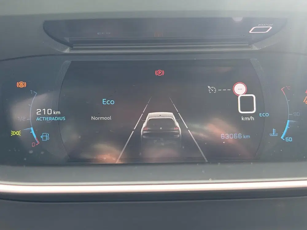 Peugeot 208 1.2 PureTech Allure 100 PK uit 2020, foto 13