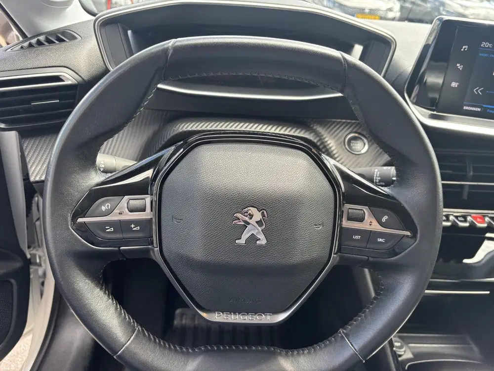 Peugeot 208 1.2 PureTech Allure 100 PK uit 2020, foto 14