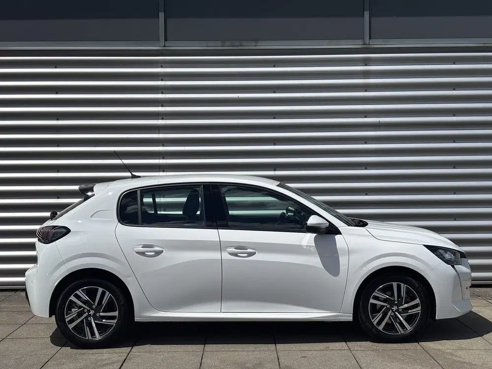 Peugeot 208 1.2 PureTech Allure 100 PK uit 2020, foto 4