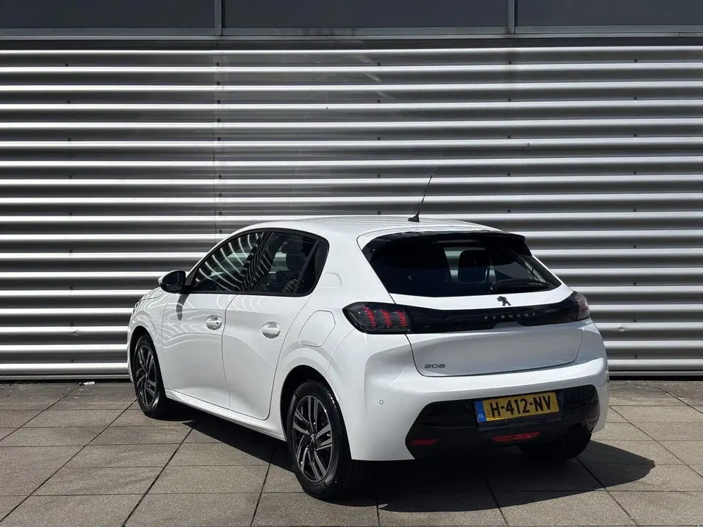 Peugeot 208 1.2 PureTech Allure 100 PK uit 2020, foto 7