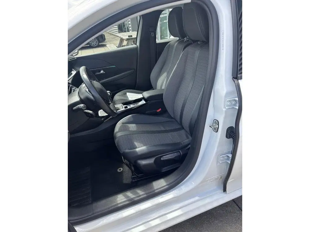 Peugeot 208 1.2 PureTech Allure 100 PK uit 2020, foto 9
