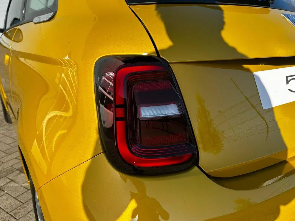 Fiat 500 1.0 Hybrid Torino Launch Edition Panoramad uit 2026, foto 9