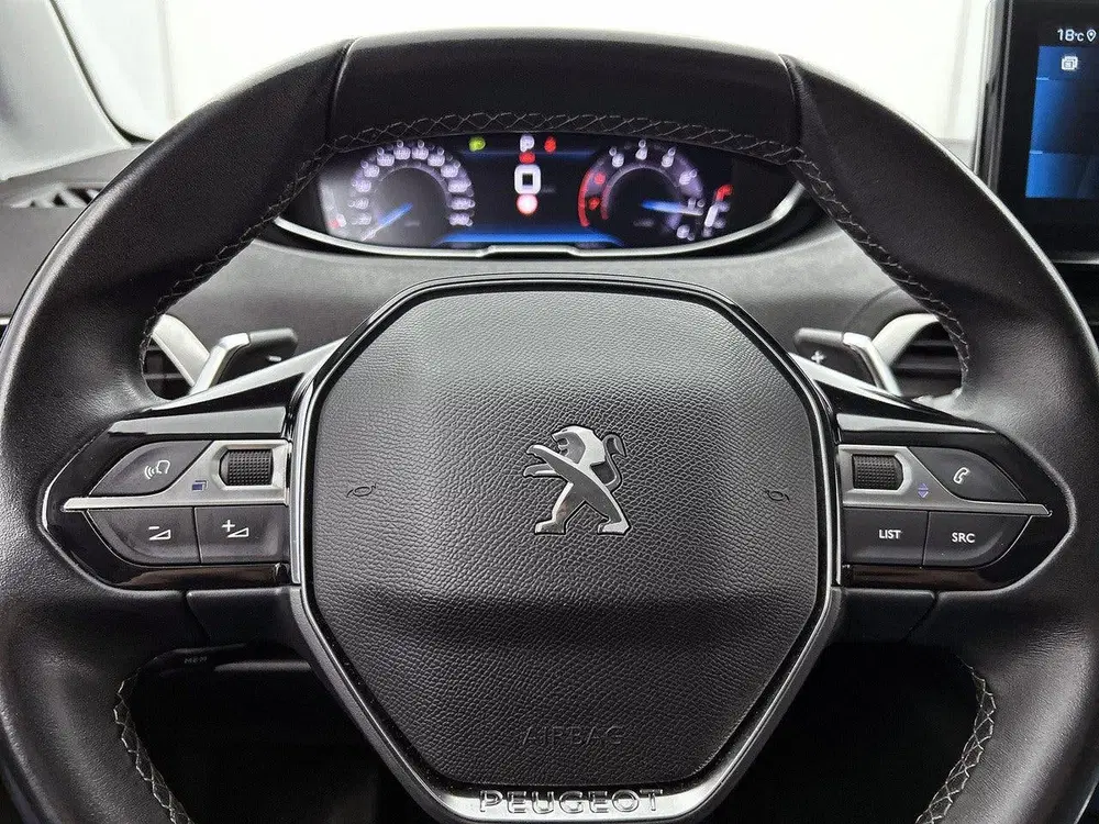 Peugeot 5008 1.2 130pk Blue Lease Allure Automaat uit 2022, foto 13