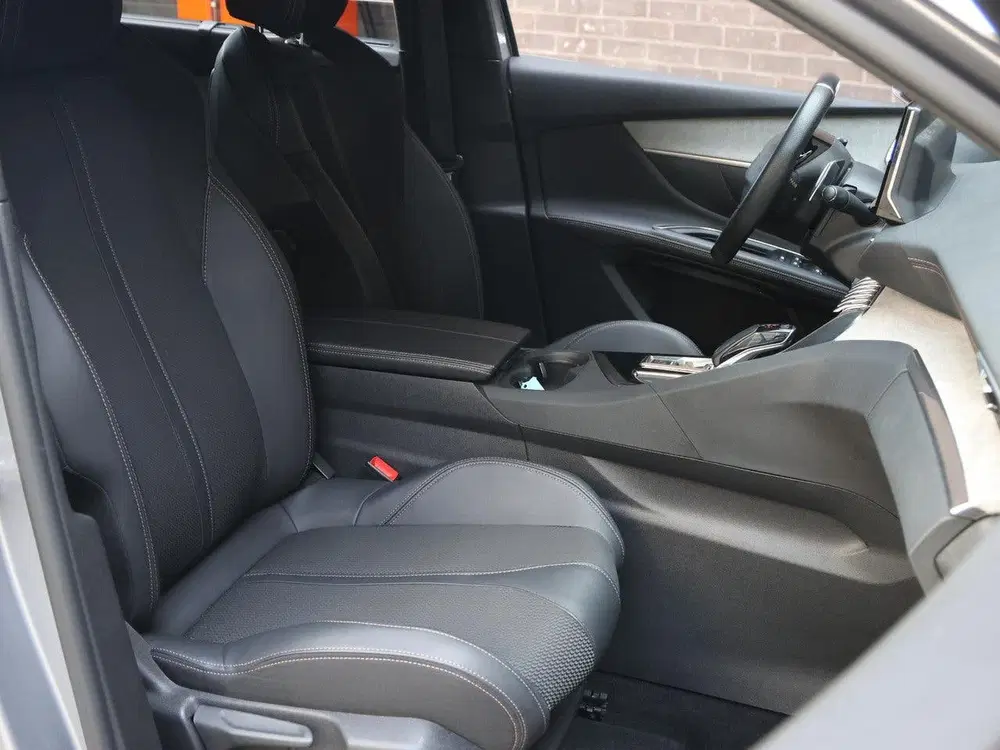Peugeot 5008 SUV GT 180pk Automaat uit 2023, foto 10