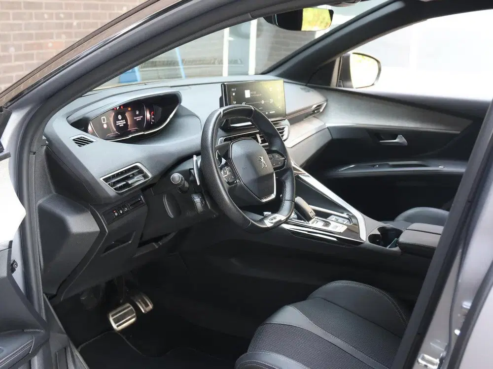 Peugeot 5008 SUV GT 180pk Automaat uit 2023, foto 11