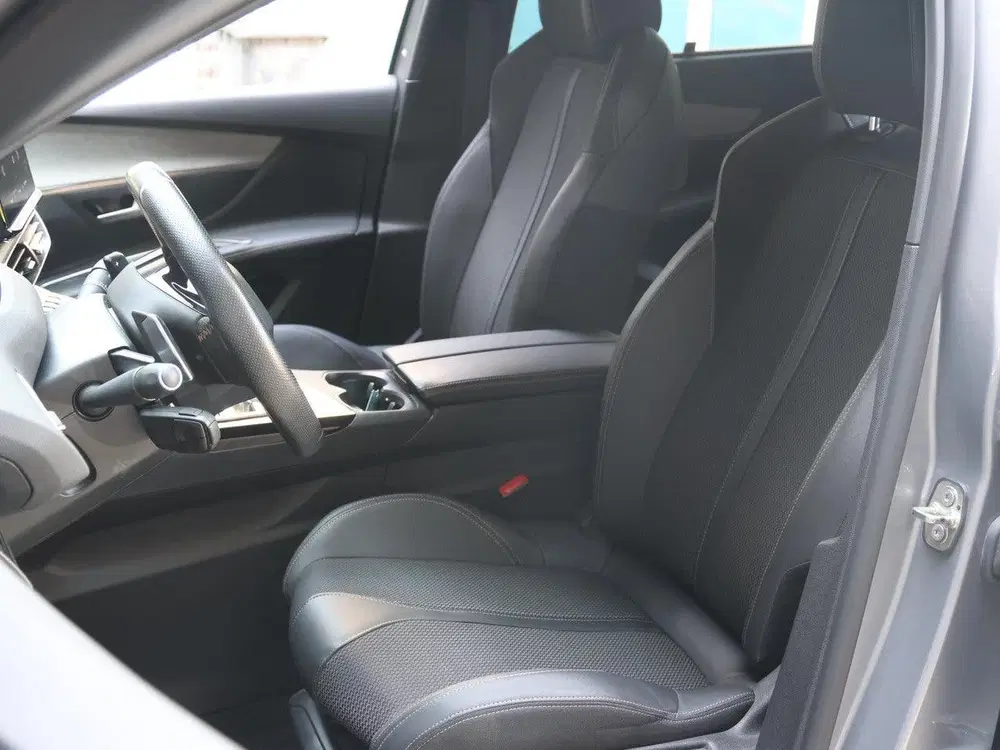 Peugeot 5008 SUV GT 180pk Automaat uit 2023, foto 12