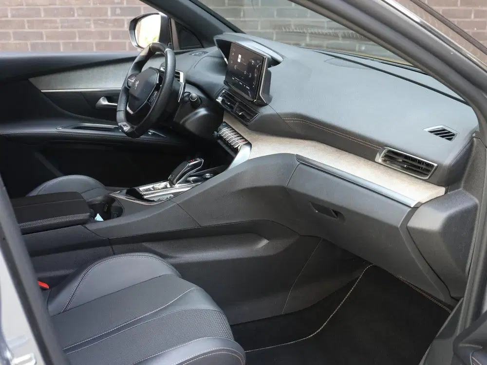 Peugeot 5008 SUV GT 180pk Automaat uit 2023, foto 9