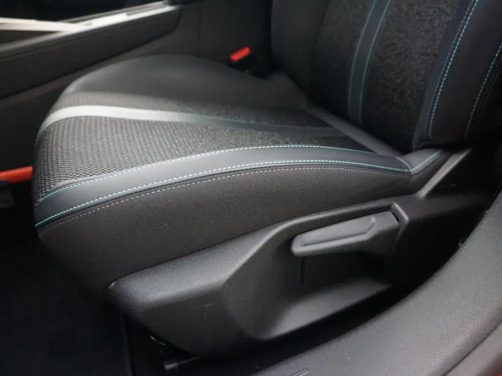 Peugeot 308 1.6 HYbrid 180 Allure Pack Business uit 2022, foto 12