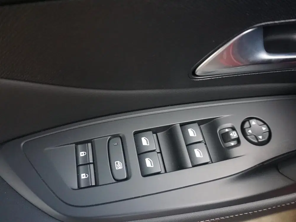 Peugeot 308 1.6 HYbrid 180 Allure Pack Business uit 2022, foto 15