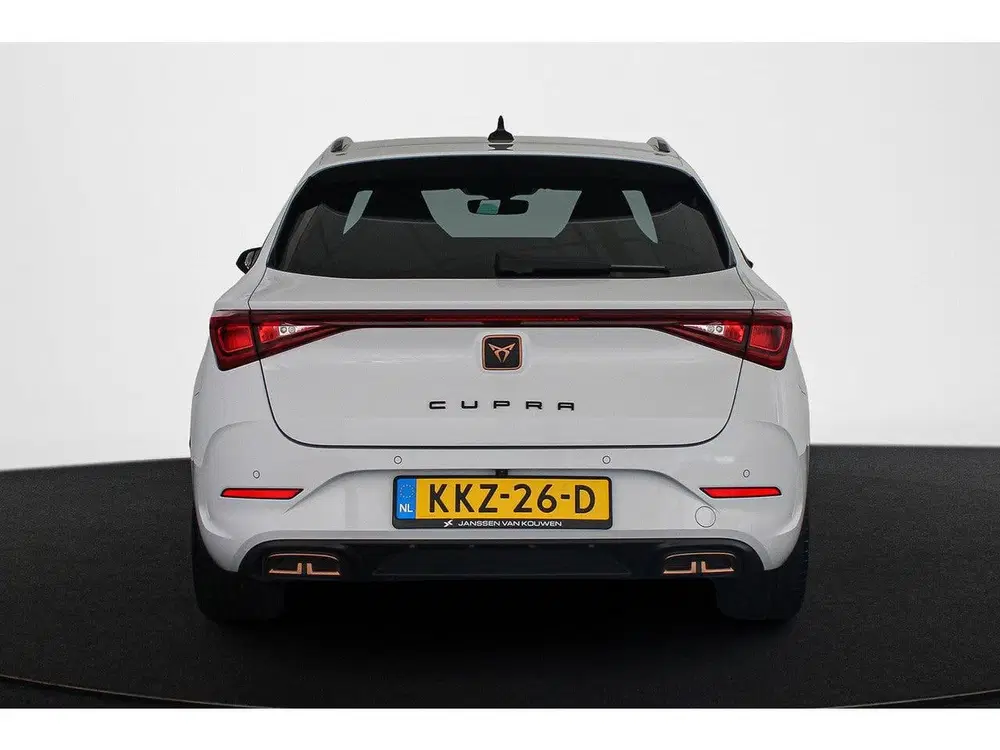 Cupra Leon 1.4 e-Hybrid Essential Achteruitrijc uit 2024, foto 15