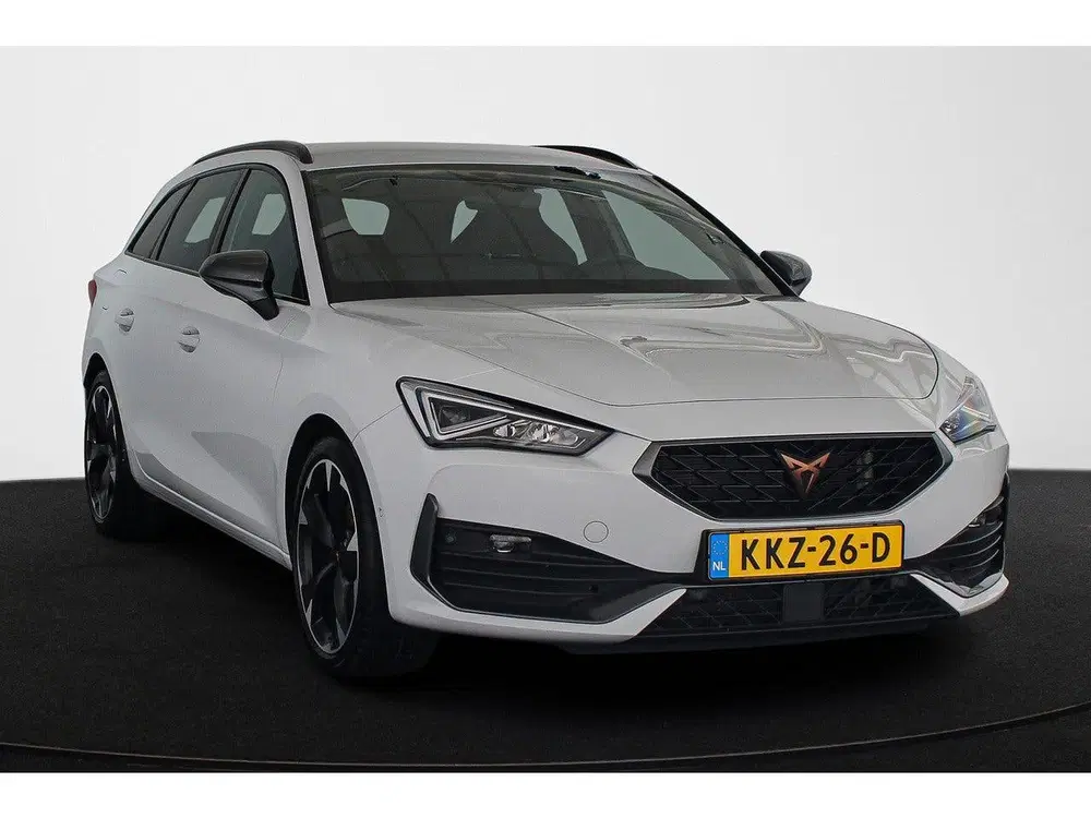 Cupra Leon 1.4 e-Hybrid Essential Achteruitrijc uit 2024, foto 2